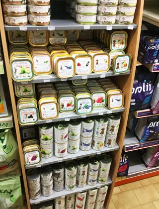 Scatolette di diverse marche